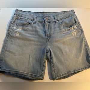 Embroidered Levi Jean Shorts Size 29